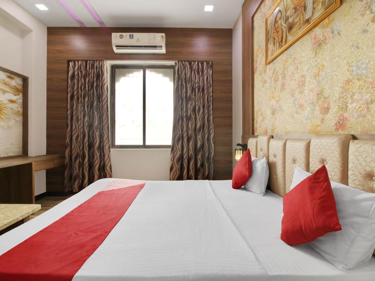 Oyo 70930 The Moon Hotel Asansol Luaran gambar