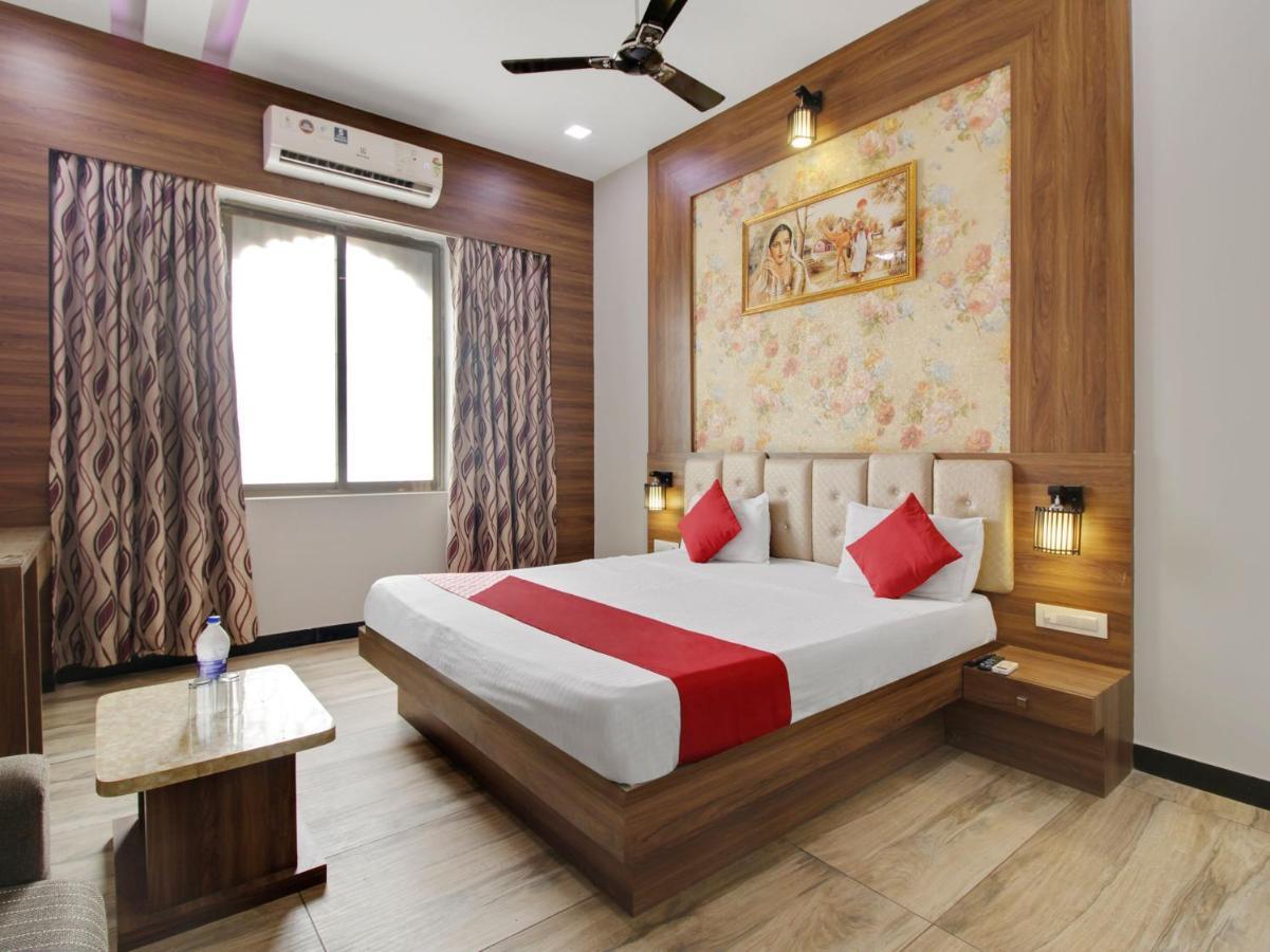 Oyo 70930 The Moon Hotel Asansol Luaran gambar
